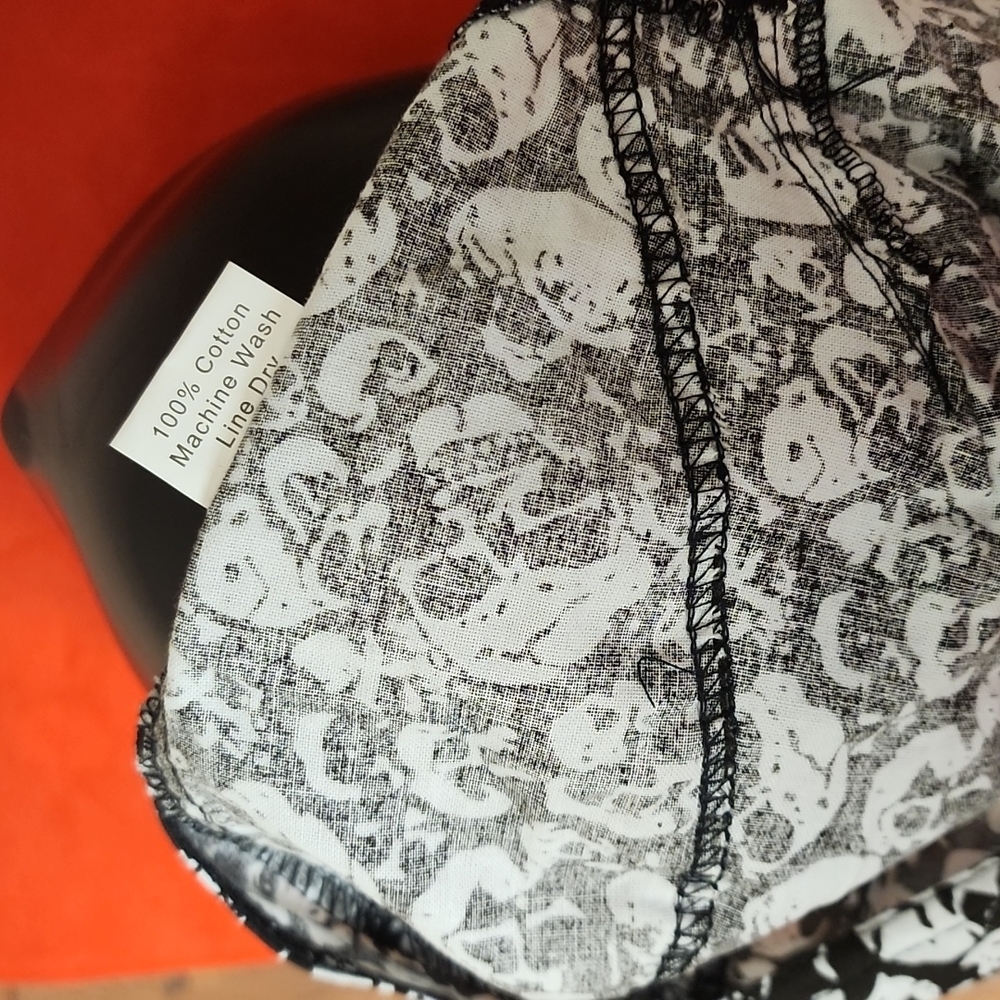 Black & White Skull Headwrap - Picture 6 of 6